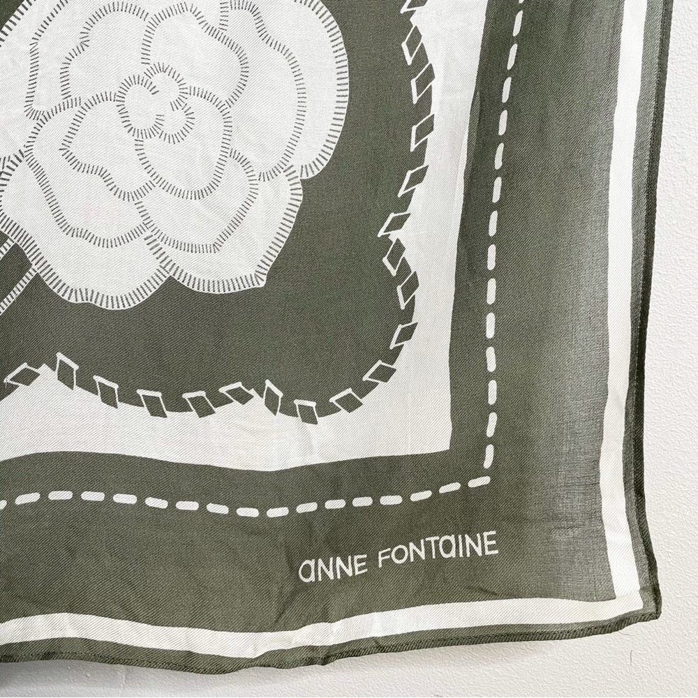 ANNE FONTAINE Adrian Scarf Floral Bamboo & Silk Stole - Picture 10 of 11